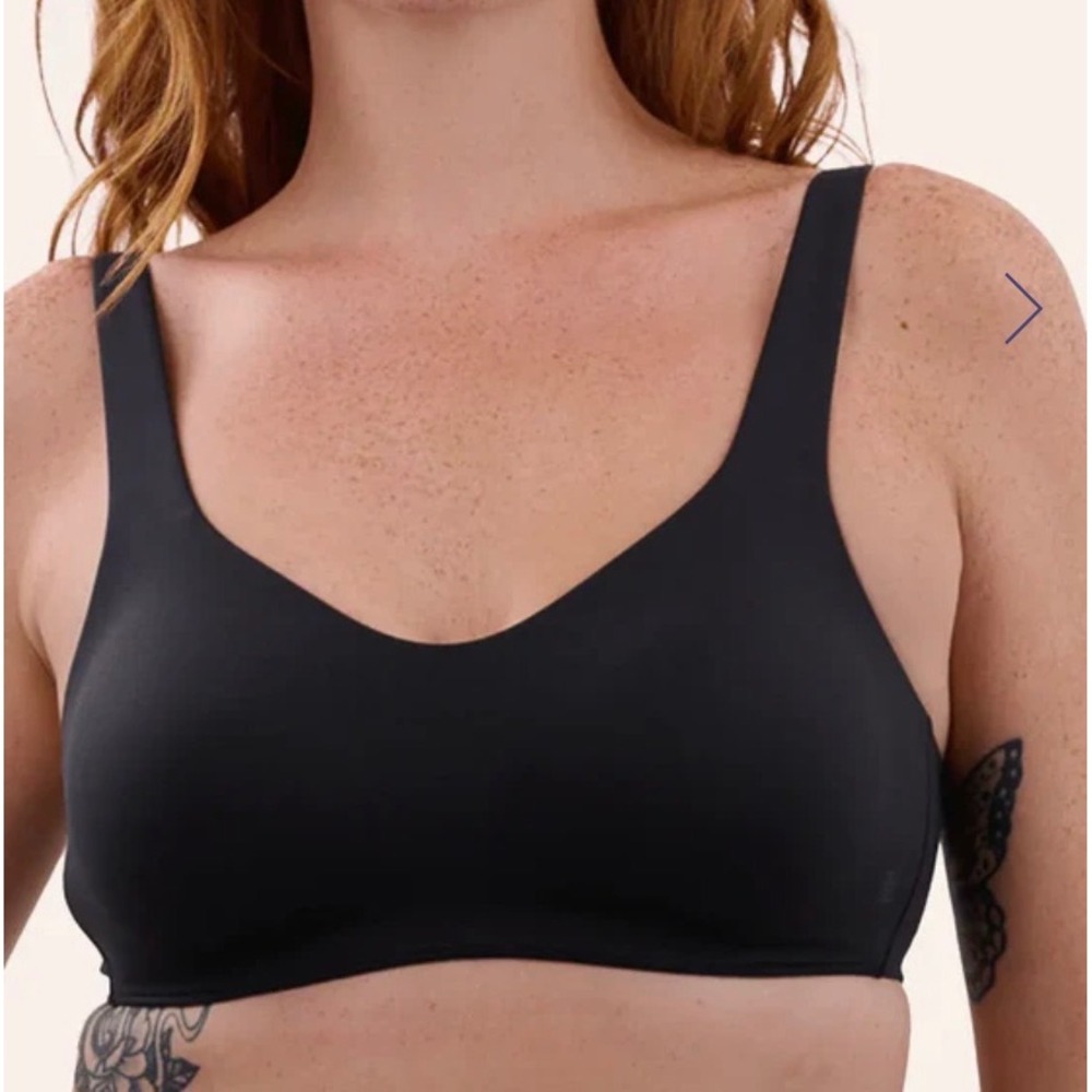 HUUG DAILY EMBRACE ADJUSTABLE black bra small laundry safe wireless quick dry